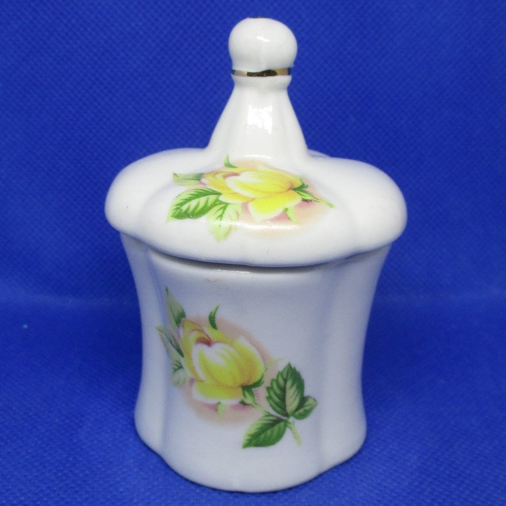 Vtg TRINKET Box PILLBOX RING Holder Porcelain White Porcelain Yellow Roses Stem